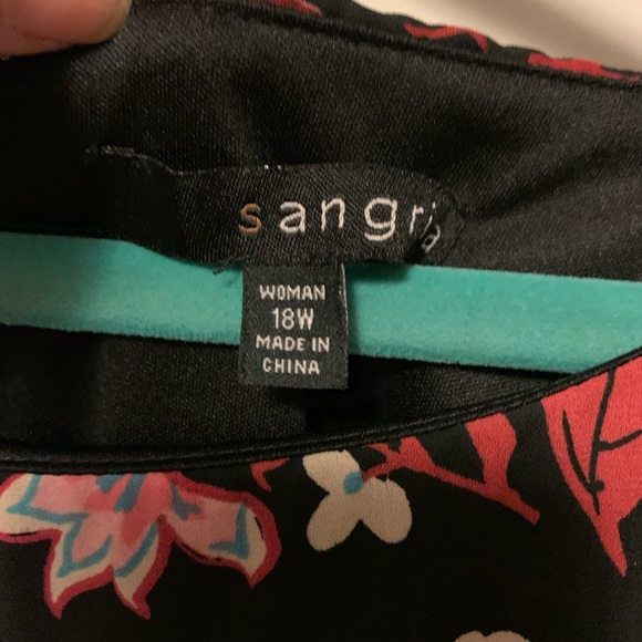 Sangria flowered shift dress size 18w. Perfect for fall 🍁 - Picture 3 of 4